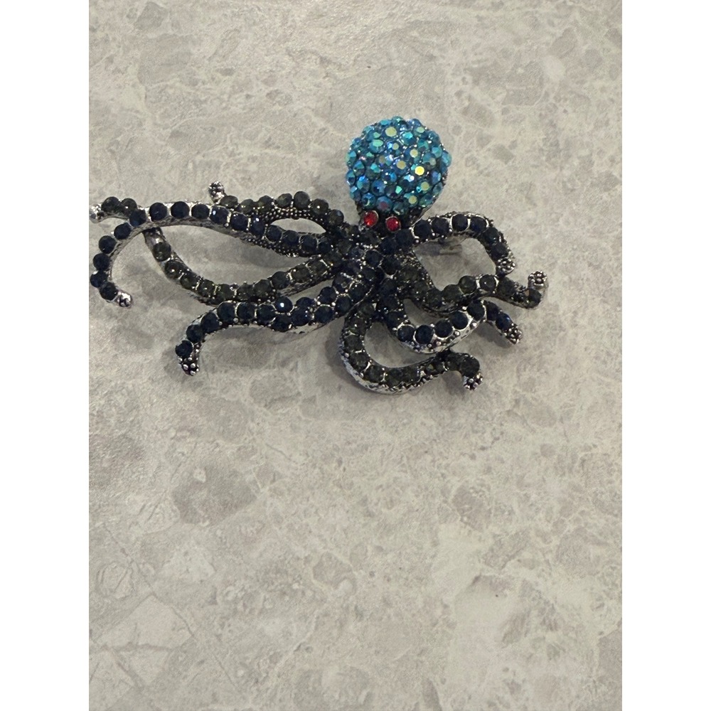 Blue Rhinestone Octopus Brooch Silver Tone Nautical Crystal Pin Accessory